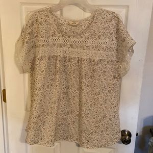 Pretty blouse with lots of detail